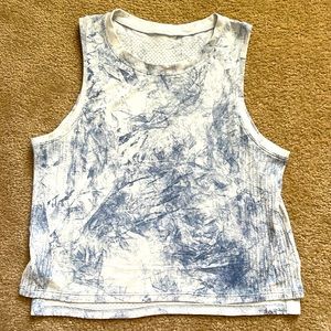 Lululemon train to be tank